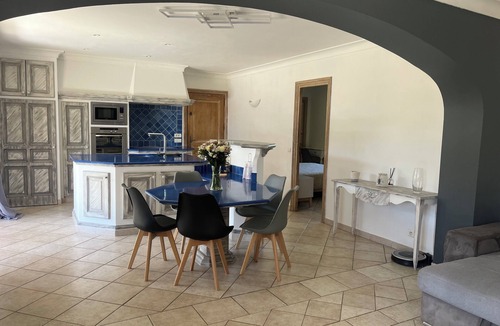Cogolin Cottage | Maison Spacieuse et Calme au Cœur des Vignes