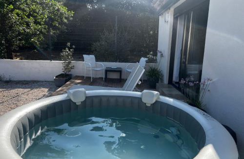 Trans-en-Provence House | Maisonnette 32m2 climatisé avec jacuzzi au calme.