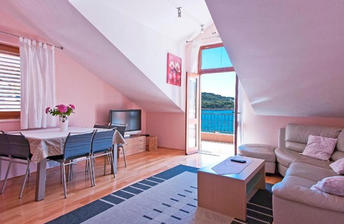 Stikovica Apartment | MalAna