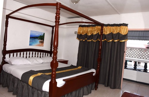 Ocho Rios Hotel | Marine View Hotel