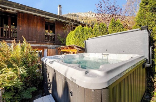 Argentiere Ski Chalet | Marmotte Mountain Manor - Historical Chalet from 1668