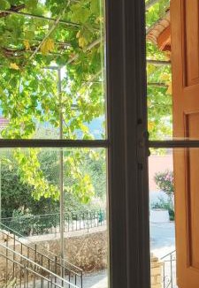 Vathy House | Maroudas Traditional Guest House
