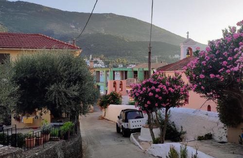Vathy House | Maroudas Traditional Guest House