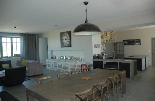 Caderousse House | Mas in Provence surrounded by vineyards. Calm assured
