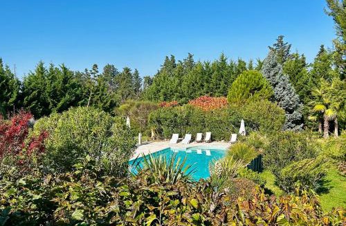 Monteux Bed & Breakfast | Mas Les Fleurs d’Hilaire