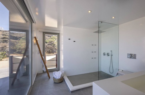 Akrotiri Hotel | Melidonia Suites