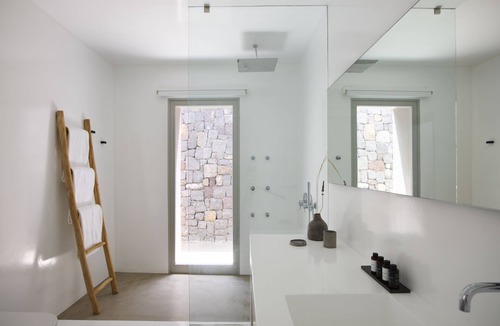Akrotiri Hotel | Melidonia Suites