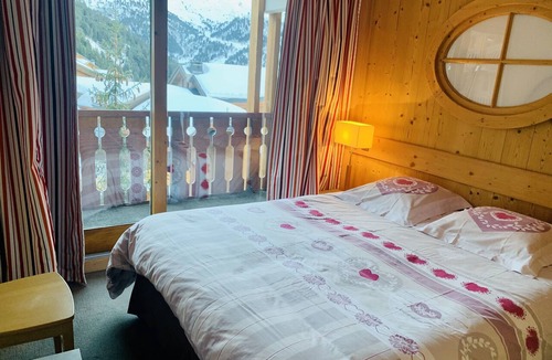 Meribel-Mottaret Apartment | Meribel,on the slopes, Beautiful and spacious apartment in a 4* residence,12per