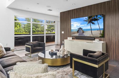 Northeast Coconut Grove Villa | Miami Getaway Villa - Villa Nova