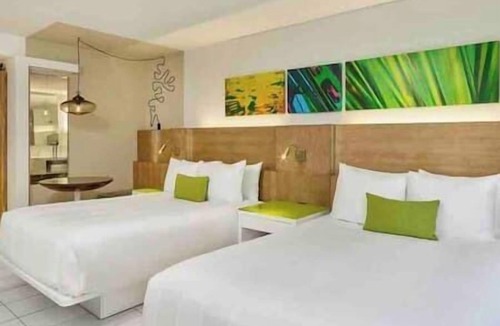 South Beach Resort | Miami Royal Palm, South Beach, Hot Tub, Pool, Beach