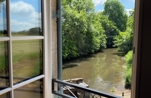 Ardentes House | Mill on the banks of the Indre in Berry. A bucolic, historic site on an island
