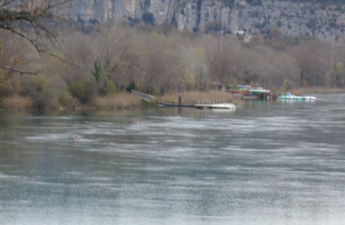 Montmeyan House | Mobil homes feet in the water next to beautiful villages and walks