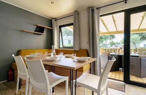 Saint-Thome House | Mobile Home | Premium | 3 Bedrooms | 6 Guests | Raised Deck | A/C