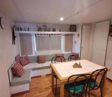 Besse-en-Chandesse Other | MOBILHOME LOUPIOT 4 Pers