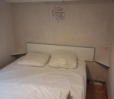 Besse-en-Chandesse Other | MOBILHOME LOUPIOT 4 Pers