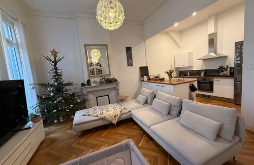 Belsunce Apartment | Modern 111m² in Central Marseille.
