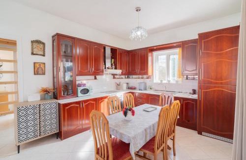 Patras House | Modern 3 Bed Home with Balconies and Sea Access