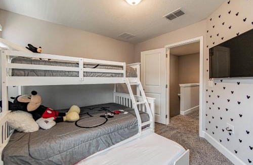 Kissimmee House | Modern 3BR Home Near Disney - Terra Esmeralda