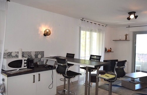 Evian-les-Bains Apartment | Modern apartment with balcony in Évian-les-Bains