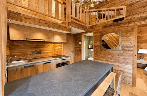 Crest-Voland Ski Chalet | Modern chalet for 4 pers with parking and Wifi in Crest-Voland