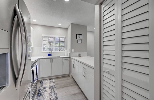 Richmond West House | Modern cozy home! Single Family with game room, Pool & Patio.