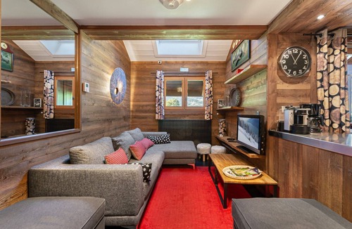 Meribel Village Apartment | Modern Duplex in Méribel Village, ski-in/ski-out access and pool