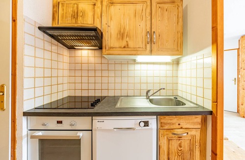 Saint-Francois-Longchamp Apartment | Modern apartment for 7, center location, close to slopes