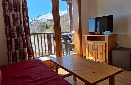 Montgellafrey Apartment | Modern 2-bedroom apartment at the foot of the slopes in St-François-Longchamp