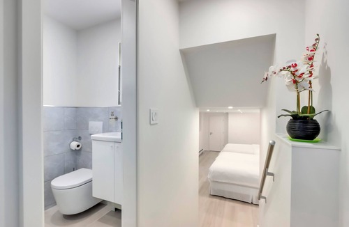 Burnaby House | Modern King-Size Guest Suite