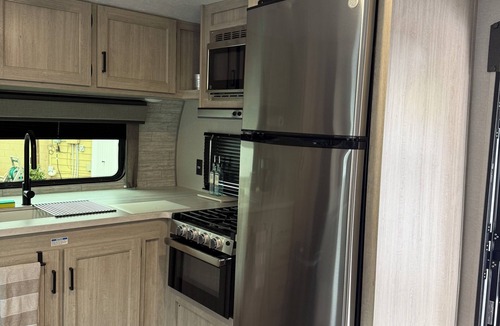 Oak Ridge House | Modern Luxury RV Experiencie in Orlando"