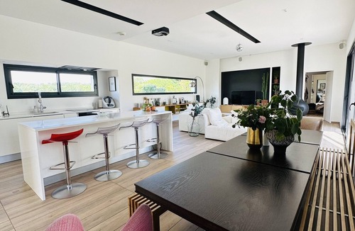 Montelimar House | Modern villa in a quiet area close to all amenities. Not overlooked.