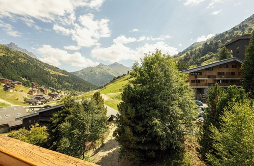 Meribel-Mottaret Apartment | Mont Vallon #35 - 10 guests - Ski in - Ski out