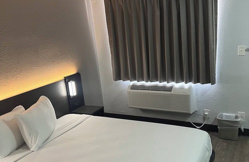 Lakeland Hotel | Motel 6 Lakeland, FL