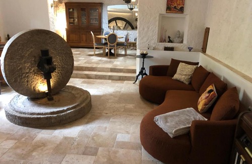Vins-sur-Caramy Bed & Breakfast | Moulin à huile chambre d’hôtes