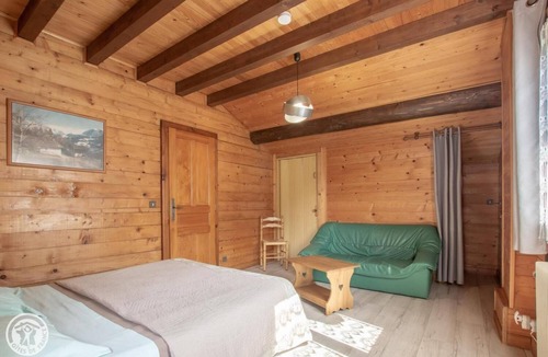 Les Clefs Ski Chalet | Mountain chalet, ideal for 2 people LA MAISON DES OISEAUX