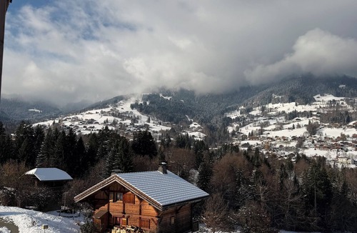 Sallanches Ski Chalet | Mountain chalet overlooking Cordon near Combloux, Megeve and Chamonix