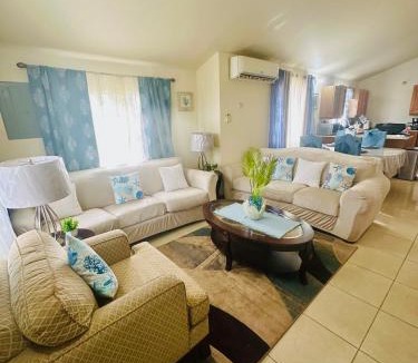 Silver Sands House | Mountain View Haven- 3 mins to the beach
