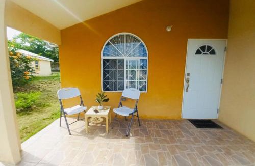 Silver Sands House | Mountain View Haven- 3 mins to the beach
