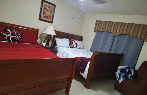 Orlando House | Mozzy-Love Room