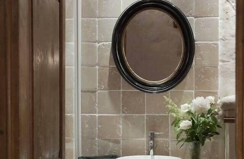 Montanges Bed & Breakfast | Mystère-Château Superior Guest Room