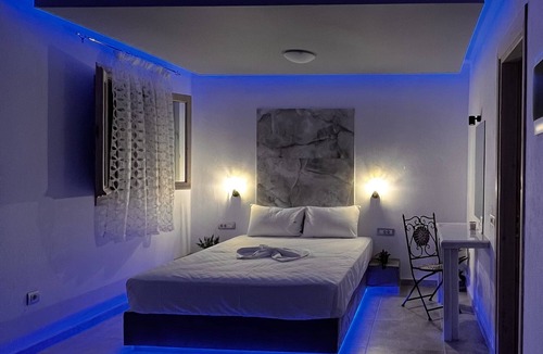 Vourvoulos Hotel | Nalu Suites