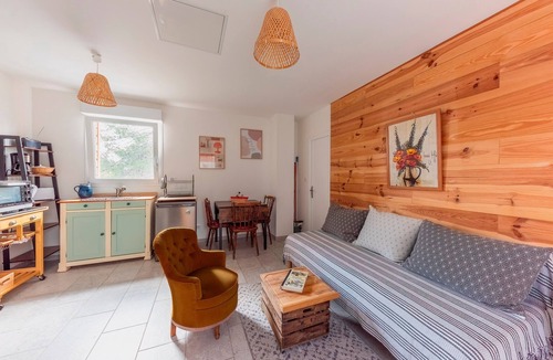 Massebœuf Apartment | Natura Provence - One Bedroom Apartment, Sleeps 3