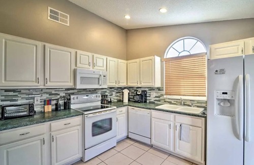 Indian Point Villa | Nature Villa - Rain Forest Out Back - Awesome Location 4 Bdrm!