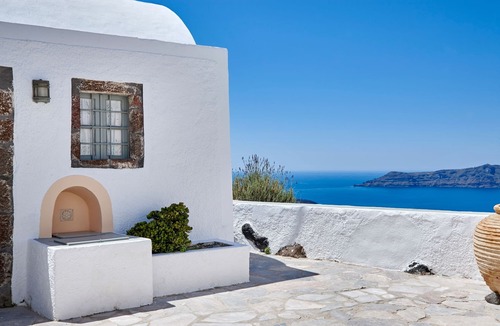 Fira Villa | Nautilus,3 bedroom character villa with outdoors jacuzzi and fantastic sea views