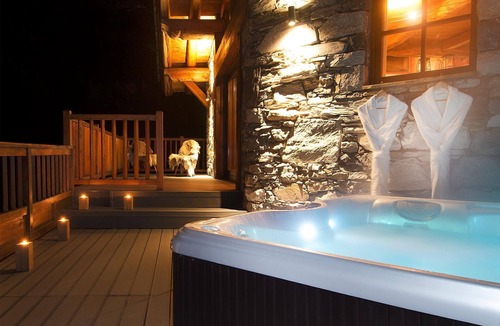Val-d'Isere Ski Chalet | Navette Privative | Chalet cozy pour 10 + Jacuzzi