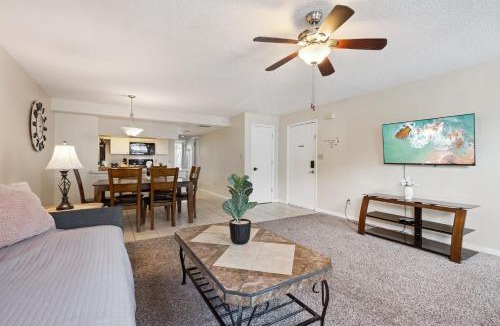Royal Palm Bay Apartment | Near Disney! Pool and Hot Tub with Free Parking