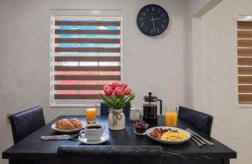Flagami House | Near Stadium Near Airport Free parking