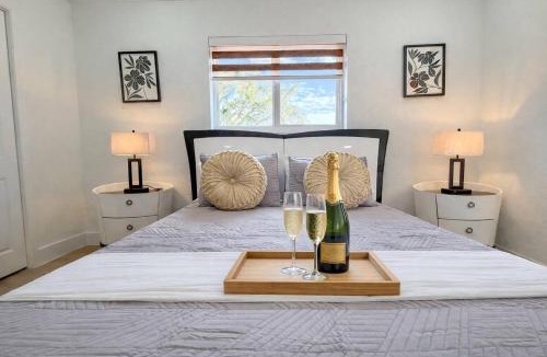 Flagami House | Near Stadium Near Airport Free parking