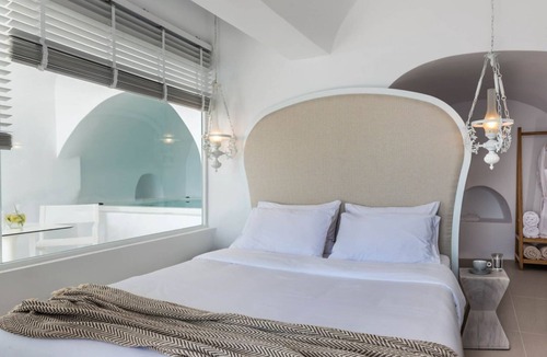 Fira Apartment | Nefeles Superior Cave Suite + Senior Suite by Fantasia Villas