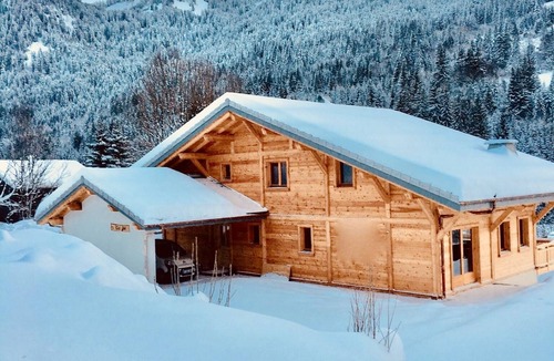 La Chapelle-d'Abondance Ski Chalet | NEW ! 13 places app in chalet in Châtel/La Chapelle 500 m from the slopes!